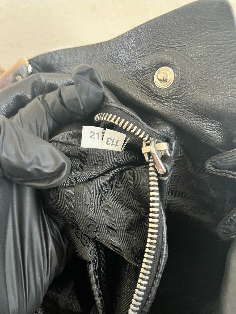 Prada nylon vintage pushlock shoulder bag - Picture 6 of 12